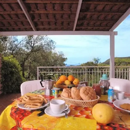 Apartment- Trilo 6 Centola